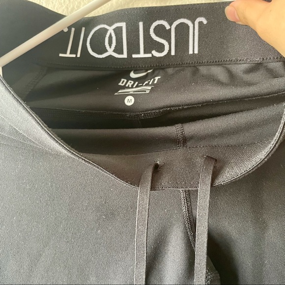 Nike Dri Fit mid rise Capri leggings M - Picture 4 of 4
